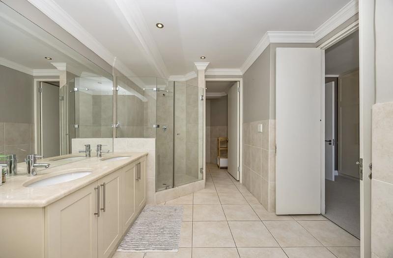 2 Bedroom Property for Sale in Bloubergstrand Western Cape